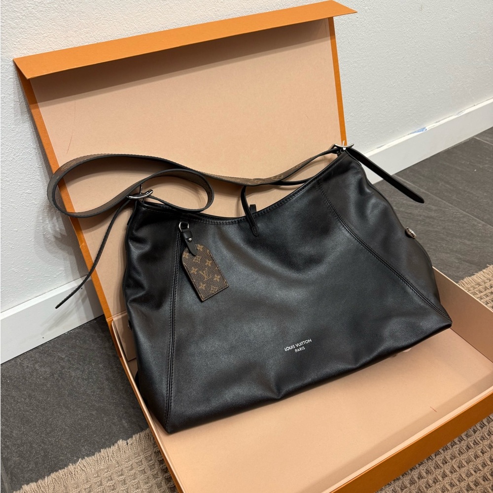 Louis Vuitton carryall vibe